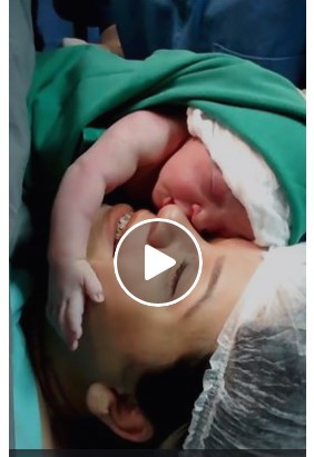 Dieses Baby Weigert Sich Seine Mutter Nach Der Geburt Loszulassen Das Video Geht Einem Richtig Ans Herz