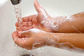 Eindrucksvolles Experiment bringt Schüler dazu, sich immer die Hände zu waschen.