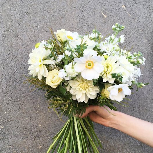 Eltern machen Tochter mit Hirntumor zum Blumenmädchen für die eigene Hochzeit.