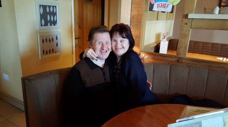 Down-Syndrom-Ehepaar nach 22 Jahren immer noch glücklich.