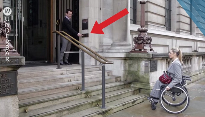 Diese Frau kam mit ihrem Rollstuhl die Treppe nicht hoch, aber schaue dir an, was auf Knopfdruck passiert…