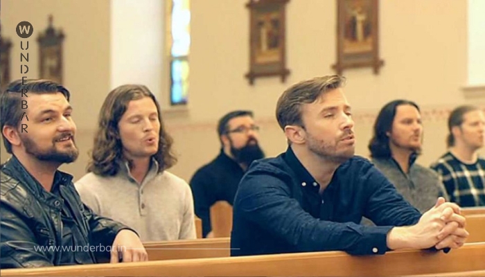Sechs Männer beginnen in einer leeren Kirche zu singen – das Liebt gibt allen Gänsehaut!