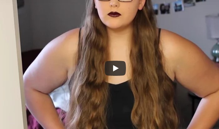 Nervöser Teenager möchte nur ihre Haarspitzen schneiden – und endet in einer drastischen Veränderung