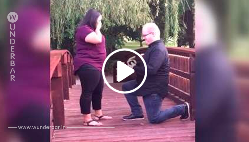 Verlobung ins Wasser gefallen: Mann verliert bei Antrag auf Brücke Ring