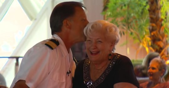 Fast 90-Jährige verbringt ihren Ruhestand auf einem Kreuzfahrtschiff