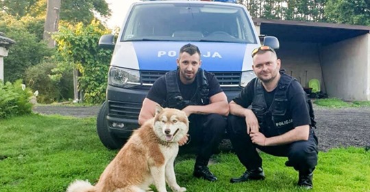 Der Mut von zwei polnischen Polizisten berührt die Herzen eines ganzes Landes