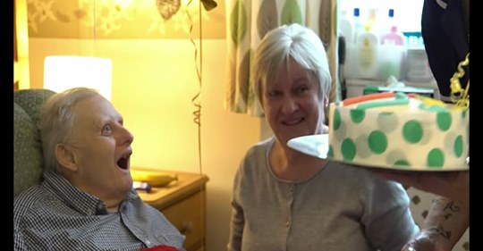 Ältester Mann mit Down Syndrom auf der Welt feiert seinen 77. Geburtstag