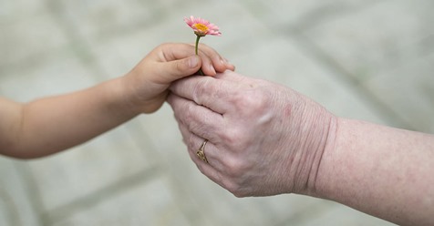 Gericht entscheidet: In bestimmten Fällen darf der Staat Geldgeschenke von Großeltern an Enkel zurückfordern