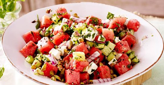Wassermelonen Gurken Salat mit Feta