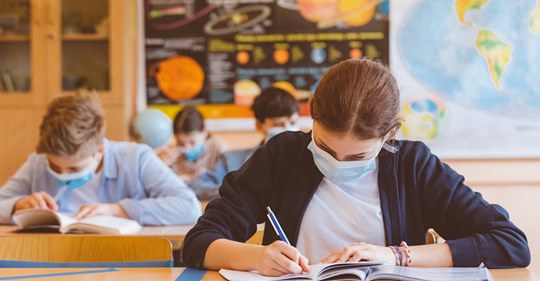 Maskenpflicht in der Schule: Bei deutlichen Verstößen droht Schulverweis in NRW