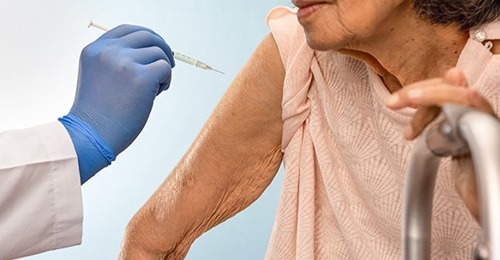 Corona Ausbrüche in Alten  und Pflegeheimen nach Impfungen