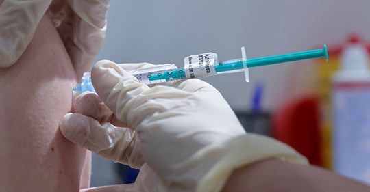 Trotz Corona-Impfung - Tests bleiben weiterhin Pflicht!