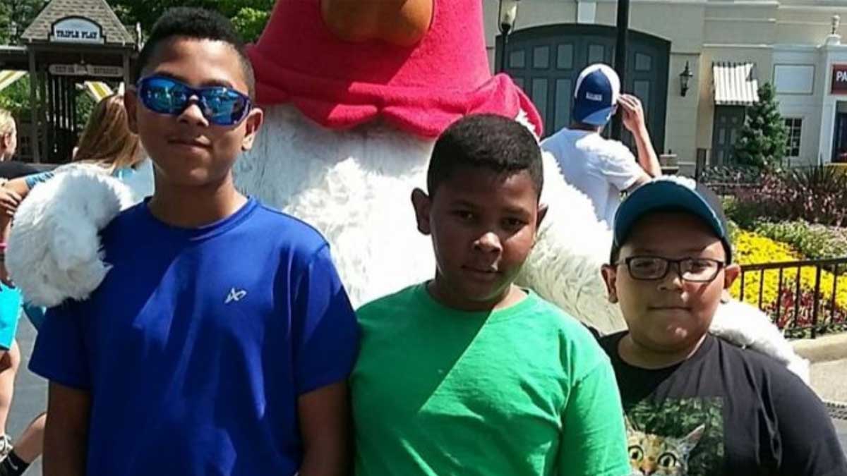 10 jähriger erhält nach Unfall in Freizeitpark weiter lebenserhaltende Maßnahmen – sein Bruder (11) starb
