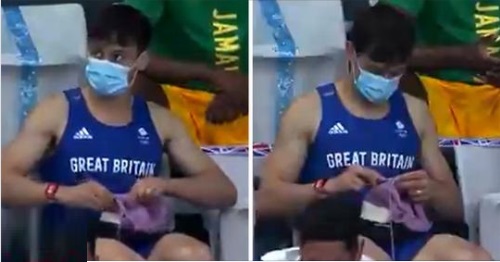 Olympischer Goldmedaillengewinner wurde beim Stricken auf der Tribüne gesichtet und wurde viral