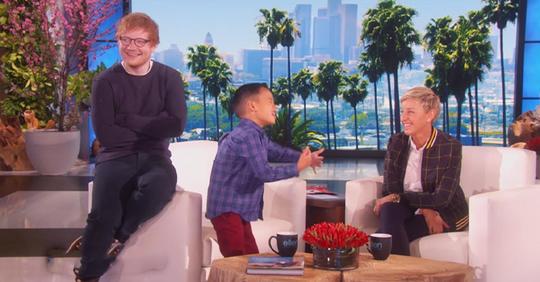 8-Jähriger singt Ed-Sheeran-Hit für Ellen und hat keine Ahnung, dass der Sänger direkt hinter ihm steht