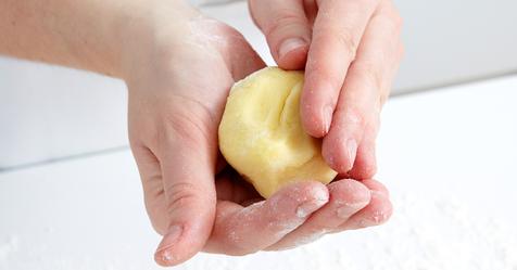 Kartoffelknödel selber machen - so geht's