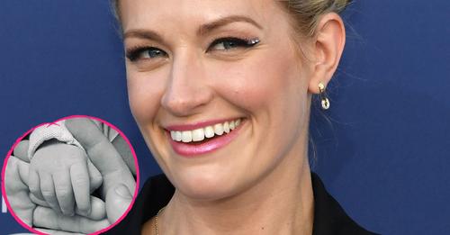 Süßes Patschehändchen: Beth Behrs ist erstmals Mama geworden