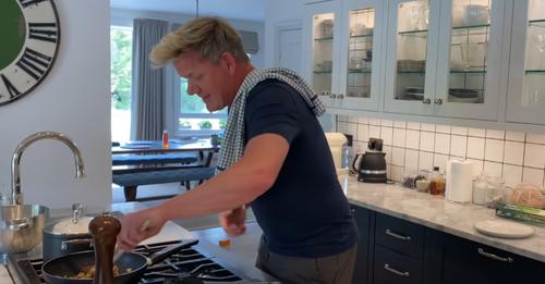 Kennen Sie schon das Rezept für Spaghetti Carbonara von Gordon Ramsay? In 10 Minuten ist es auf dem Tisch!