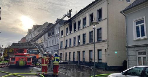 Flensburg: Zwei Menschen sterben bei Wohnhausbrand – ein Kind unter den Toten