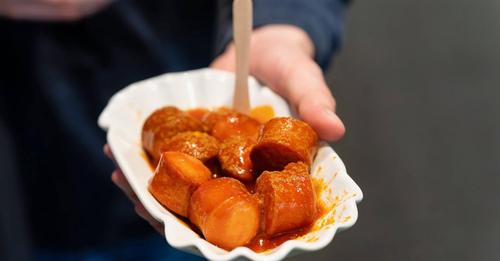 'Kraftriegel der Facharbeiter': Die VW-Currywurst kehrt zurück