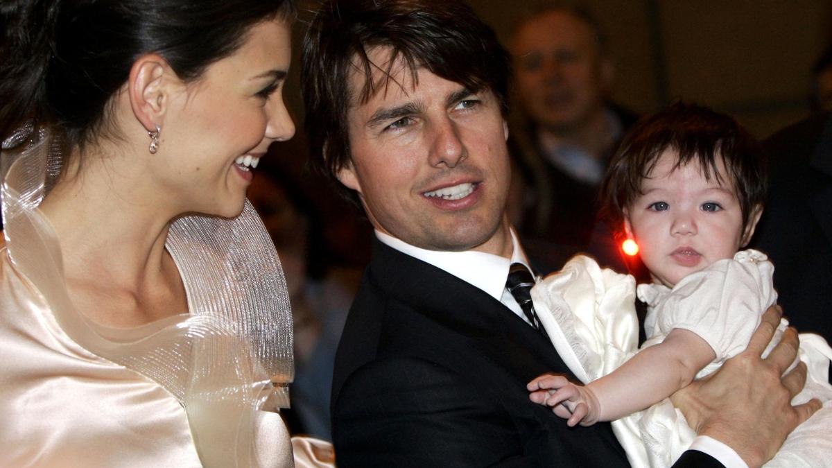 Tom Cruise könnte aus Scientology austreten, um seine zerrüttete Beziehung mit der 17-jährigen Suri zu kitten