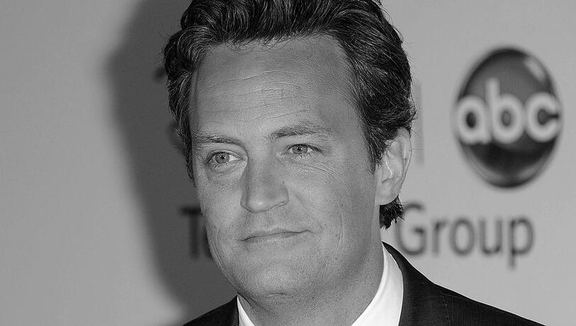 Tragische Neuigkeiten: Matthew Perry tot mit 54 Jahren in seinem Haus aufgefunden