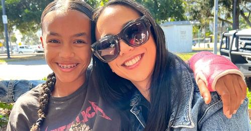 Influencerin beschließt, ihre 12-jährige Tochter aus der Schule zu nehmen, damit sie in ihre Fußstapfen treten kann